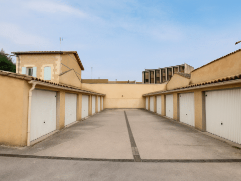 Ensemble de 16 garages – Investissement locatif – Bergerac (24)