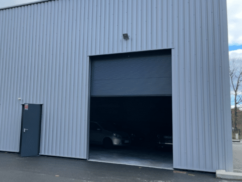 À VENDRE – LOCAL / GARAGE AVEC MEZZANINE – VILLENAVE D’ORNON (Secteur Pont de la Maye