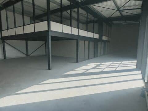 À LOUER – Local d’activités avec bureaux – Villenave d’Ornon (33)