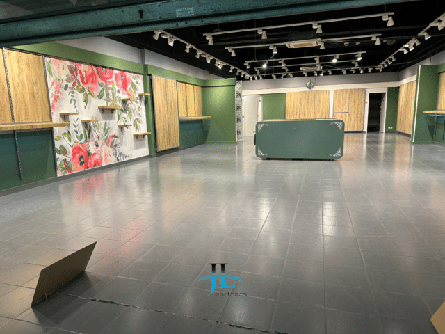 Local commercial 180m2 Galerie Marchande Auchan Villenave d’Ornon