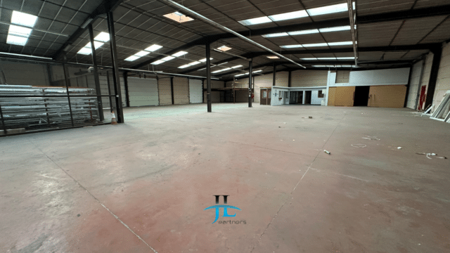 Location local d’activité 1900m2 Mérignac Rocade