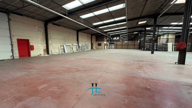 Location local d’activité 1900m2 Mérignac Rocade