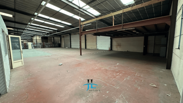 Location local d’activité 1900m2 Mérignac Rocade