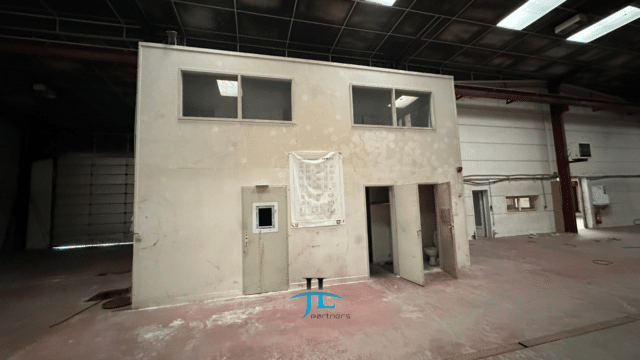 Location local d’activité 1900m2 Mérignac Rocade