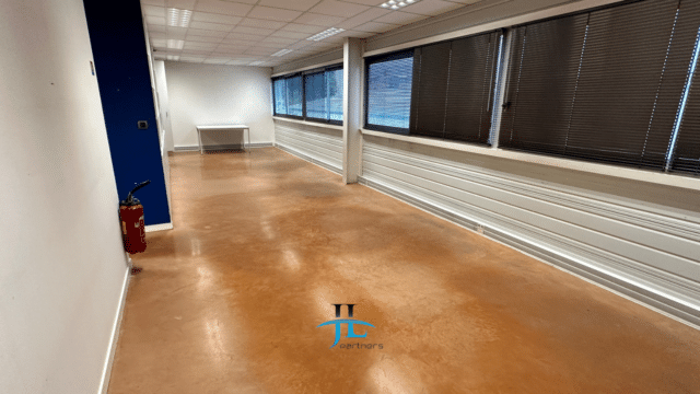 Location Entrepôt/Bureaux 180m2 Floirac