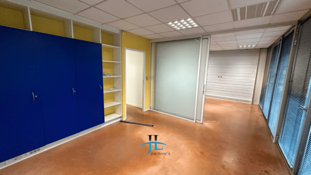 Location Entrepôt/Bureaux 180m2 Floirac