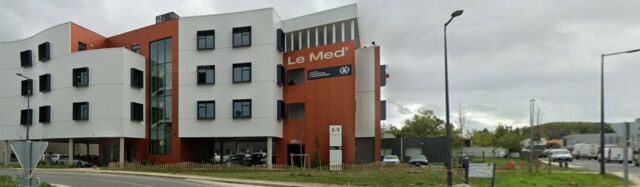 A vendre 2 plateaux de bureaux de 1037m²