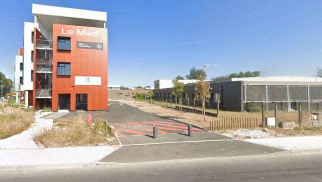A vendre 2 plateaux de bureaux de 1037m²