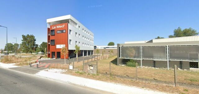 A vendre 2 plateaux de bureaux de 1037m²