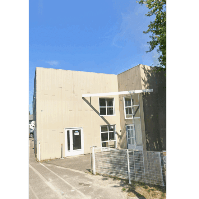 Vente Bâtiment Commercial de 600m2 à Eysines, ideal pour investissement