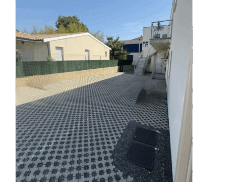 Locaux commerciaux loué 163m2 Léognan