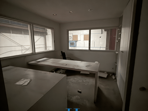 À LOUER – Local d’activité 694 m² – Mérignac – Proximité rocade – Bâtiment brut – Tarif jaune