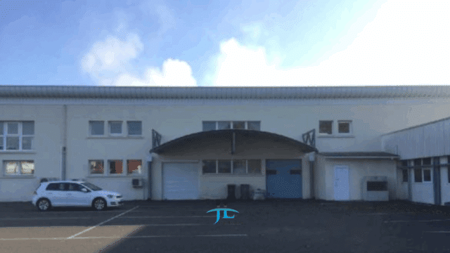 Bureau 38m2 RDC + 7m2 R+1 à louer ZAC Estillac