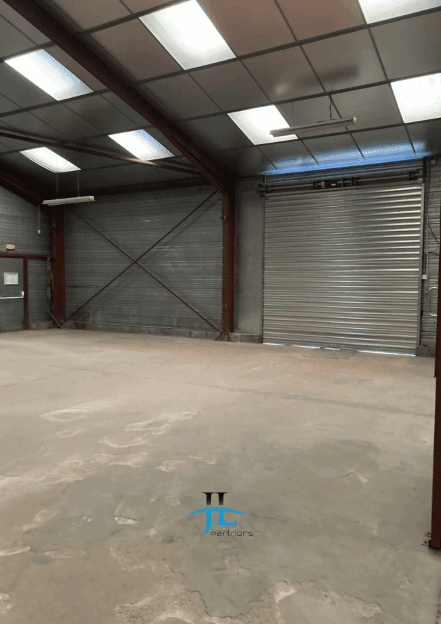 Entrepôt/Bureaux 662m2 à louer Gradignan Proche Rocade