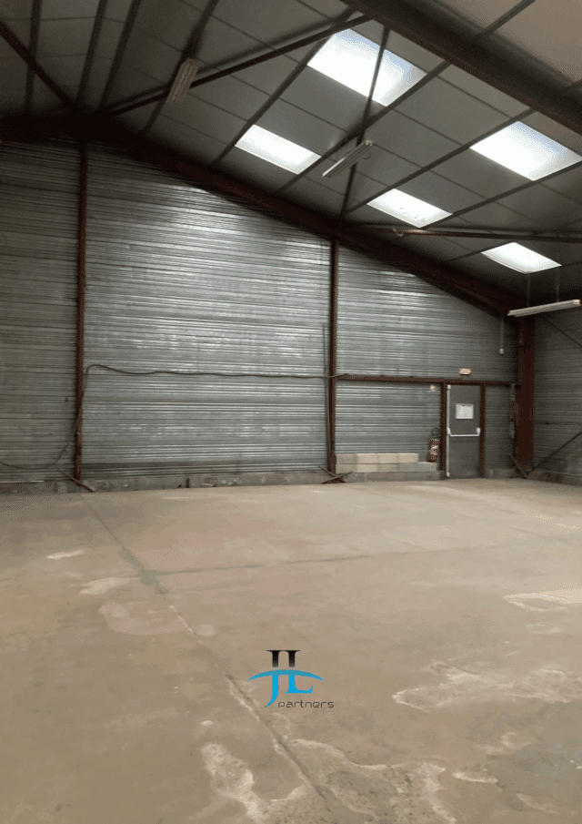 Entrepôt/Bureaux 662m2 à louer Gradignan Proche Rocade