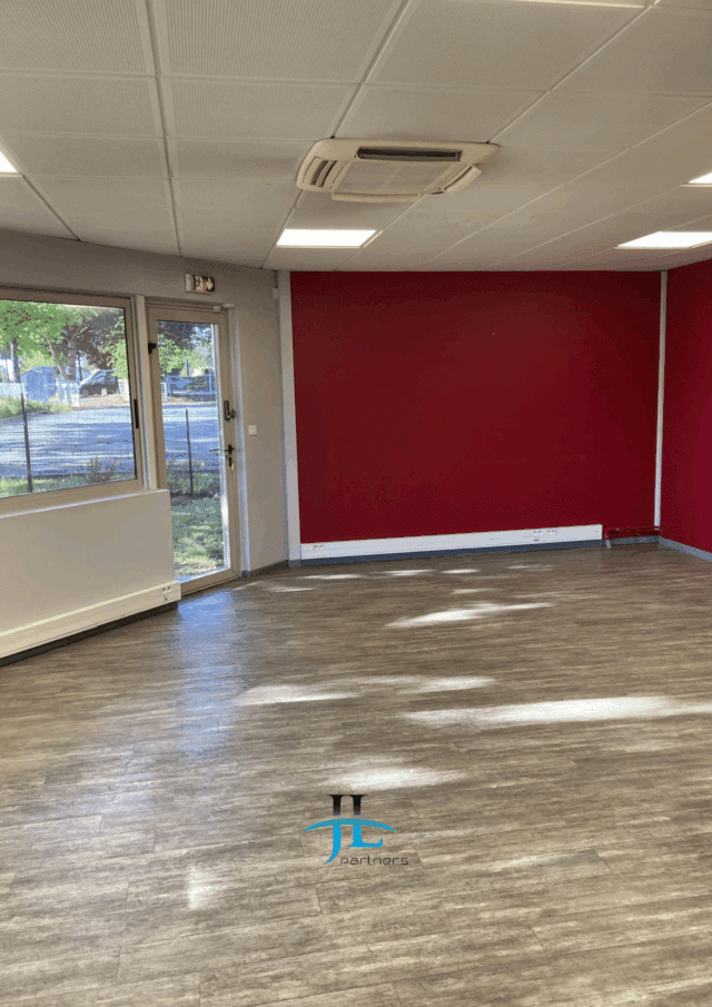Entrepôt/Bureaux 662m2 à louer Gradignan Proche Rocade