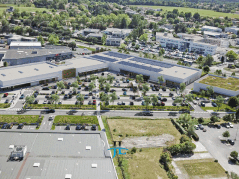 Local commercial CDAC 452m2 SHON Zone Commerciale Gradignan