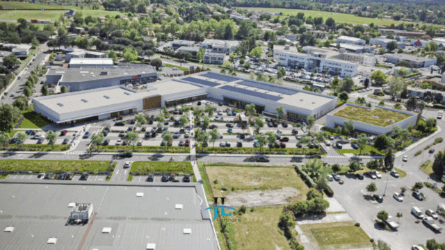 Local commercial CDAC 452m2 SHON Zone Commerciale Gradignan