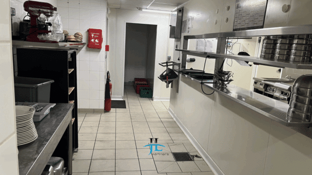 Local commercial 500m2 Zone Commerciale Le Haillan