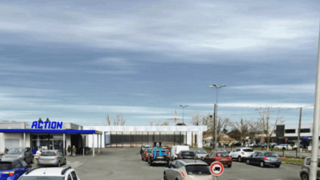 Showroom 307m2 SHON à louer Zone Commerciale Le Haillan