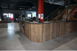 Local commercial 700m2 à louer Mérignac proche rocade