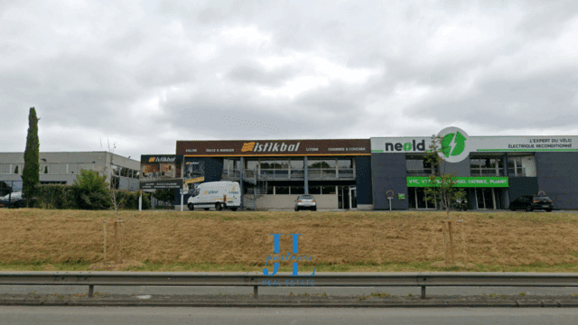 Local commercial 900m2 Emplacement N°1 visibilité Boulevard Bordeaux-Lac