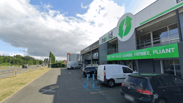 Local commercial 900m2 Emplacement N°1 visibilité Boulevard Bordeaux-Lac