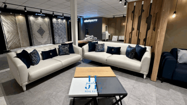 Local commercial 900m2 Emplacement N°1 visibilité Boulevard Bordeaux-Lac