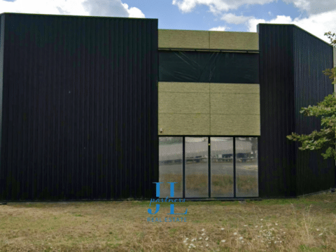 À LOUER – LOCAL COMMERCIAL 210 M² – PESSAC – PROXIMITÉ BERSOL
