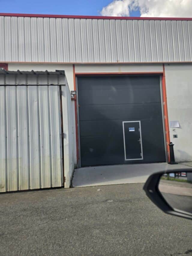  Local d’activité 407 m² à louer – Entrepôt + bureaux neufs – Pessac