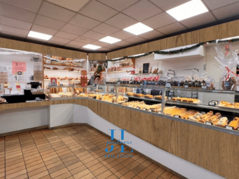 Fonds de commerce Boulangerie-Pâtisserie 318m2 + 94m2 logement Coutras