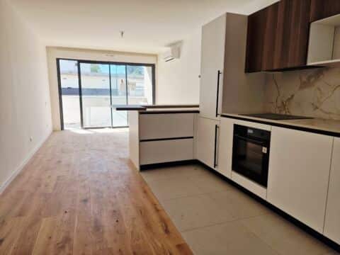 Appartement T3 avec balcon et terrasse – Bordeaux