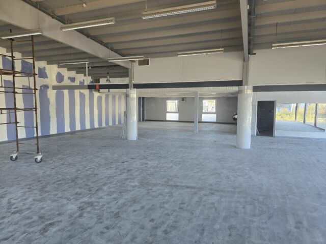  Local commercial à louer – SAINT-MÉDARD-EN-JALLES / 405 m²