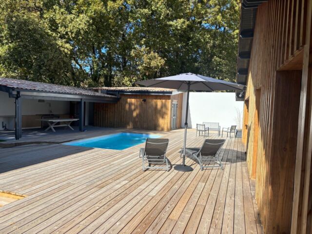 Villa rénovée avec piscine et dépendance, à deux pas des commerces – Gujan-Mestras (33470)