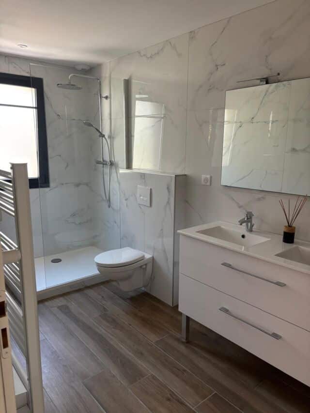 Villa rénovée avec piscine et dépendance, à deux pas des commerces – Gujan-Mestras (33470)