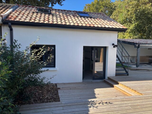 Villa rénovée avec piscine et dépendance, à deux pas des commerces – Gujan-Mestras (33470)