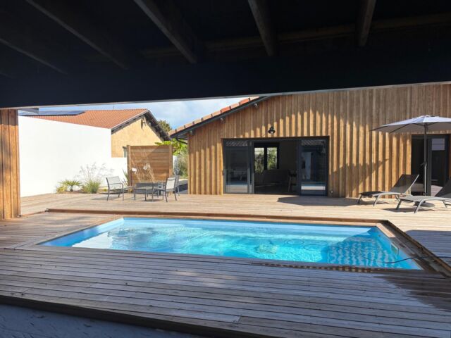 Villa rénovée avec piscine et dépendance, à deux pas des commerces – Gujan-Mestras (33470)