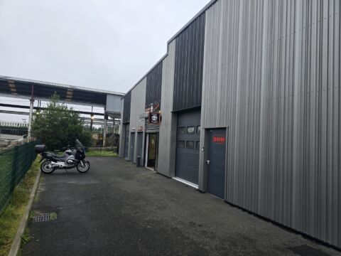 À louer – Local d&rsquo;activité + mezzanine et bureau 80m² Pessac Bersol