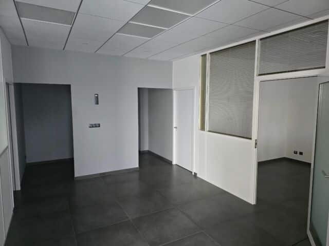 Location très beaux Bureaux Eysines face ligne G