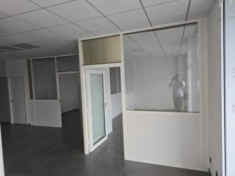 Location très beaux Bureaux Eysines face ligne G