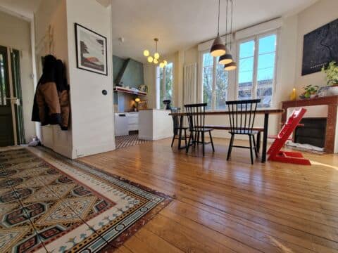 Elégante Arcachonnaise rénovée avec piscine – Talence Bijou