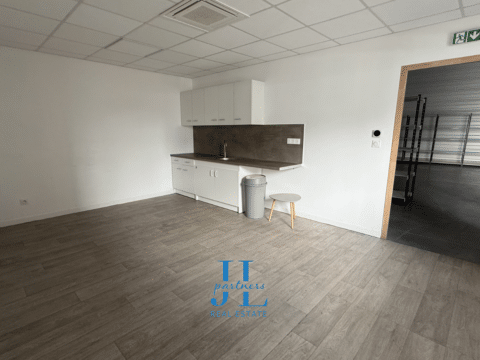 À LOUER – Local d&rsquo;activité 260 m² – Villenave d’Ornon – Bâtiment neuf