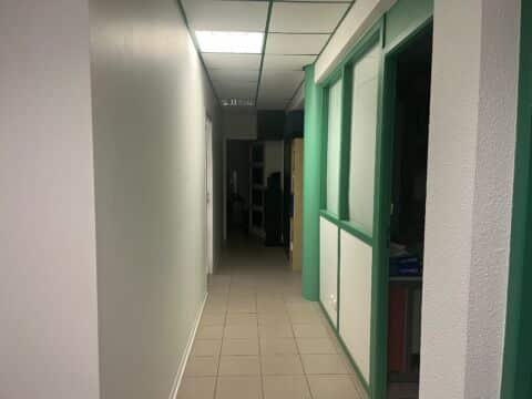 À VENDRE – 2 LOCAUX COMMERCIAUX À EYSINES