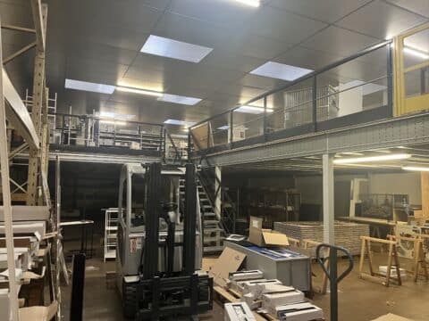 À LOUER – BUREAUX ET ENTREPÔT – Eysines