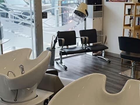 À VENDRE – FONDS DE COMMERCE SALON DE COIFFURE – BLANQUEFORT (33)