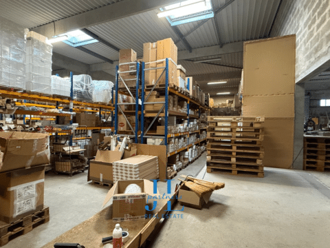 À VENDRE – Bâtiment d’activité / commercial d’environ 1 100 m² – La Réole (33190)