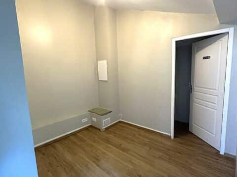 À LOUER – LOCAL COMMERCIAL 27 m² – EYSINES