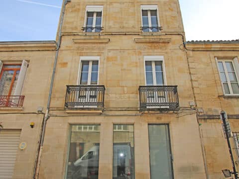 À LOUER – BUREAUX EN REZ-DE-CHAUSSÉE DE 90 M² – BORDEAUX