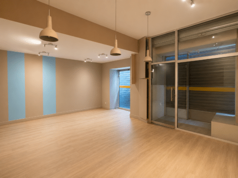 À LOUER – LOCAL COMMERCIAL DE 75 M² – BORDEAUX RIVE DROITE
