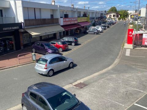 À CÉDER – LOCAL COMMERCIAL D’ENVIRON 35 M² À PESSAC